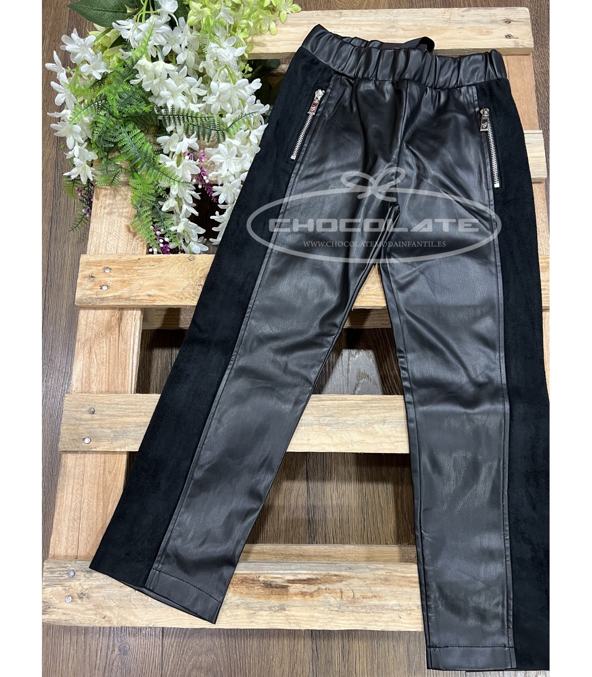 Leggin en polipiel negra para niña