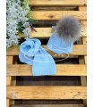 Gorro y bufanda celeste pompón pelo natural