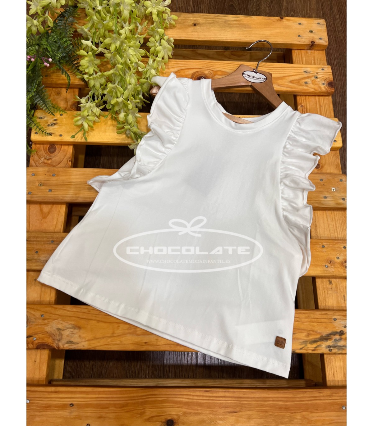 Camiseta blanca con volante de José Varón | Camiseta blanca para ni...