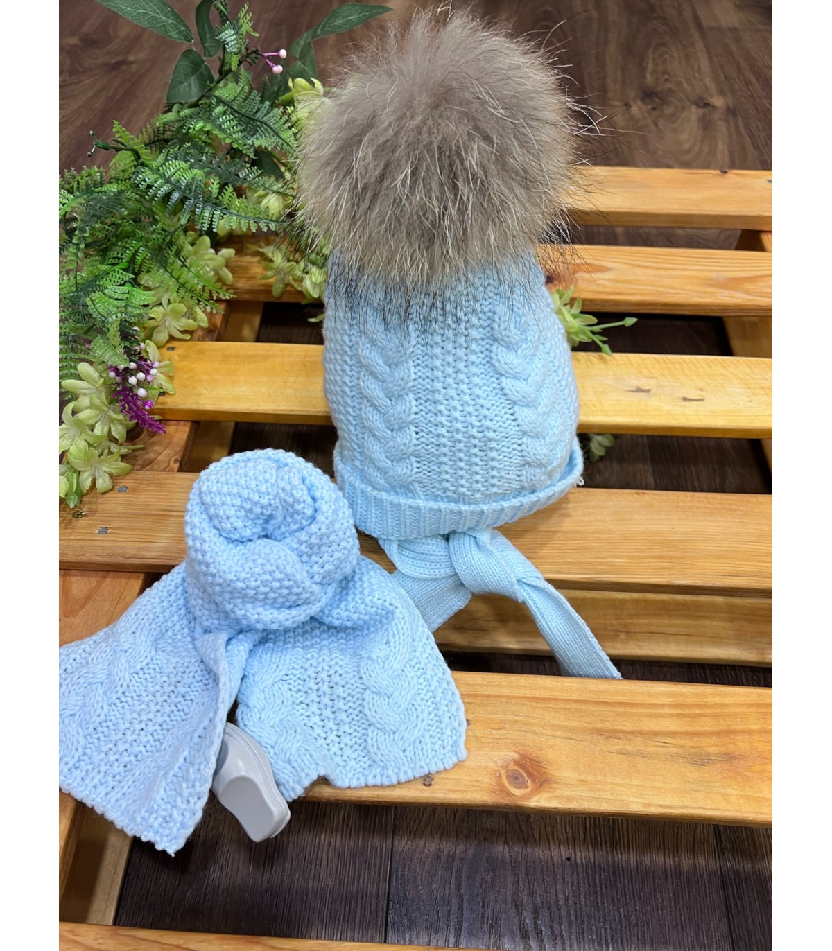 Conjunto de gorro pompón natural y bufanda celeste | Gorro celeste ...