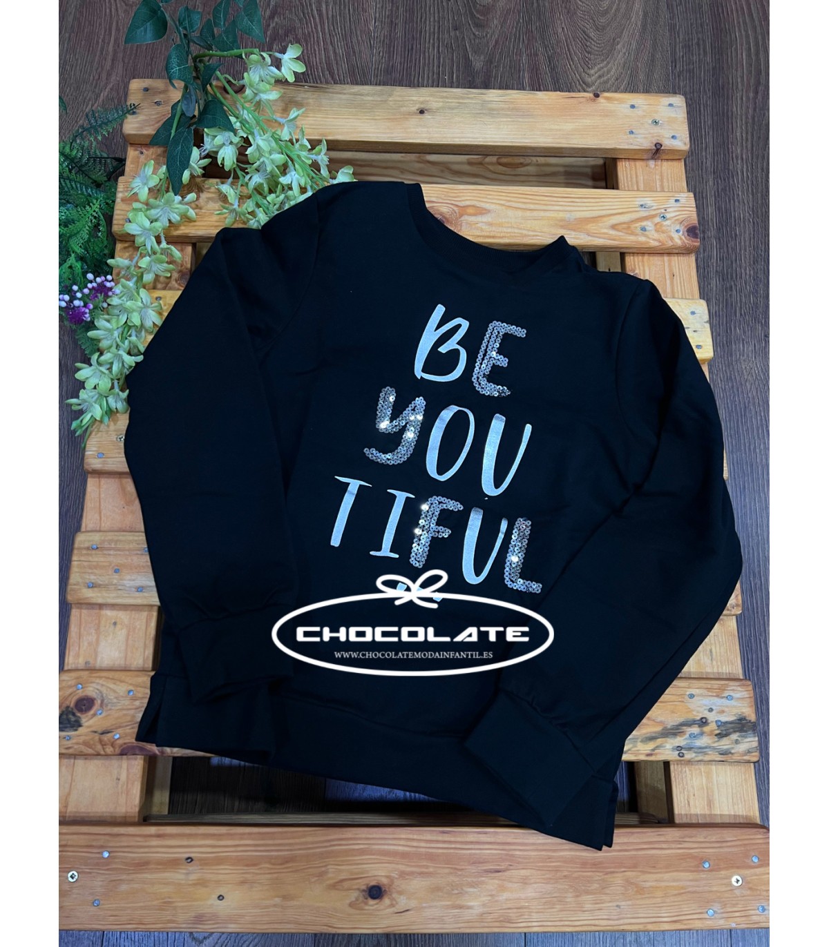 Sudadera negra para niña | Sudadera para niña en color negro con le...