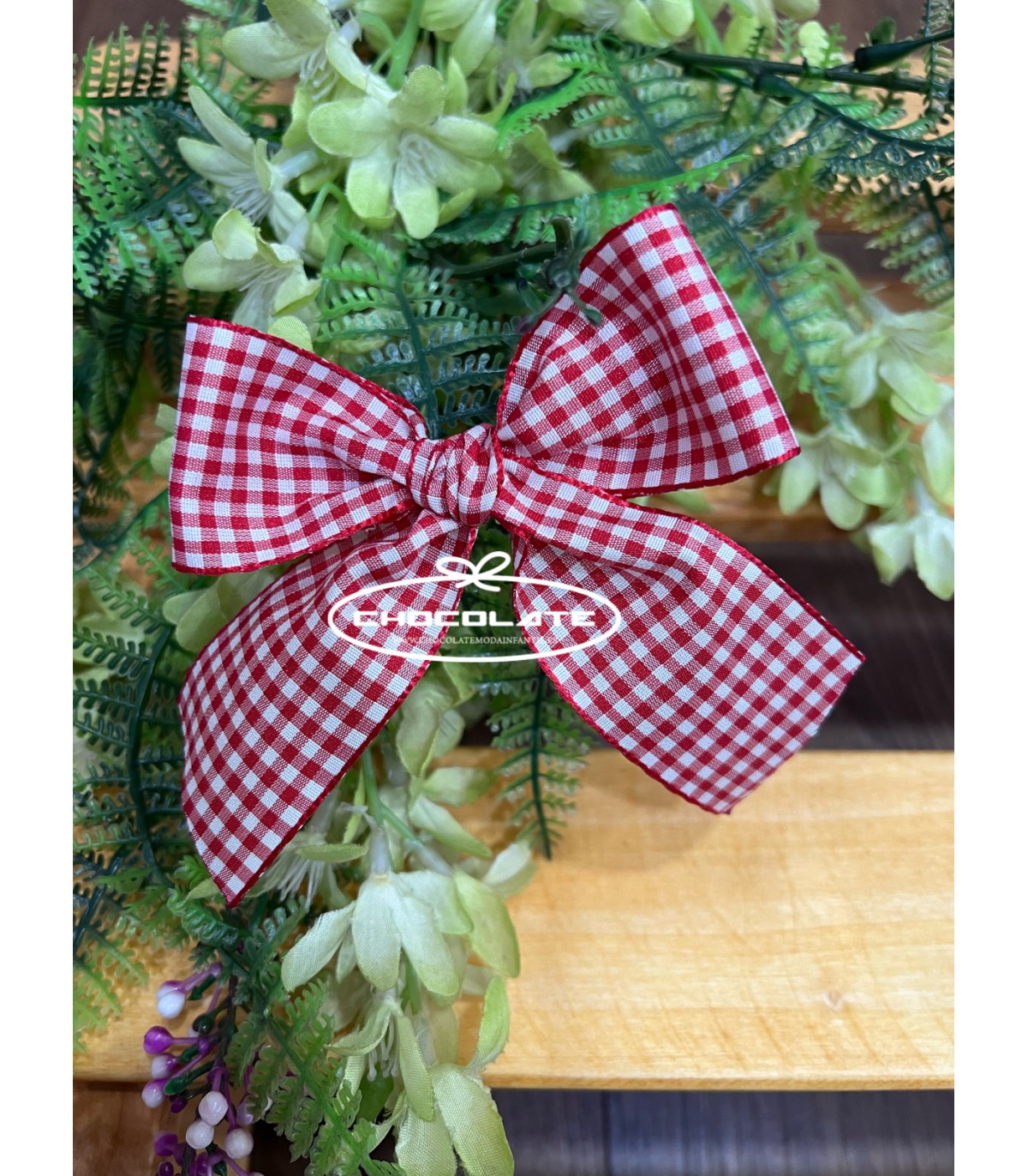 Pinza pelo vichy rojo | Pinza lazada en lazo de cuadro vichy rojo. ...