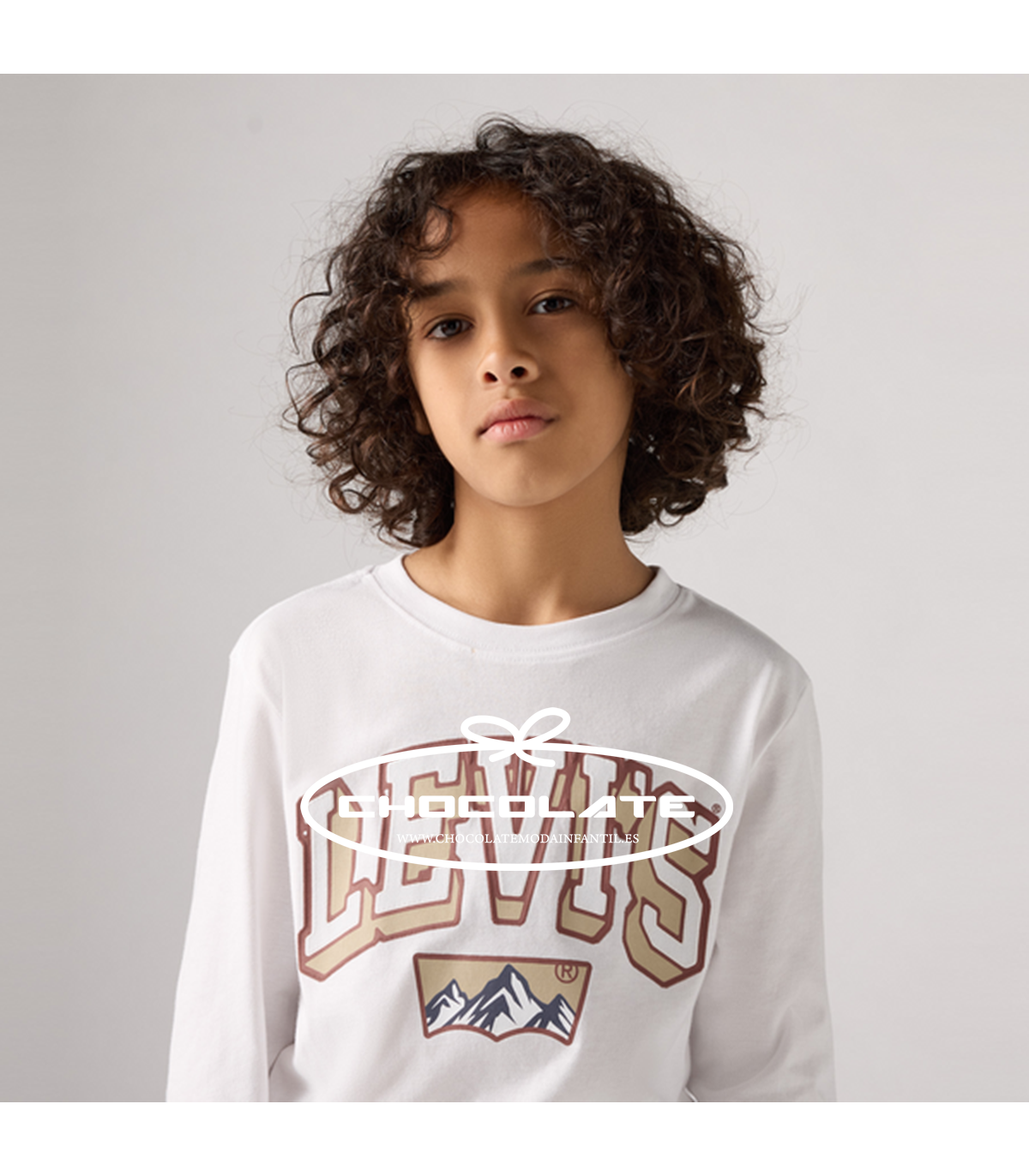 Camiseta blanca de Levis kids para niño con burdeos y crema | Camis...