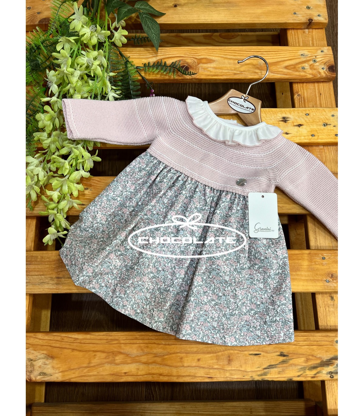 Vestido de Granlei para bebé niña en rosa y tela de flores | Vestid...