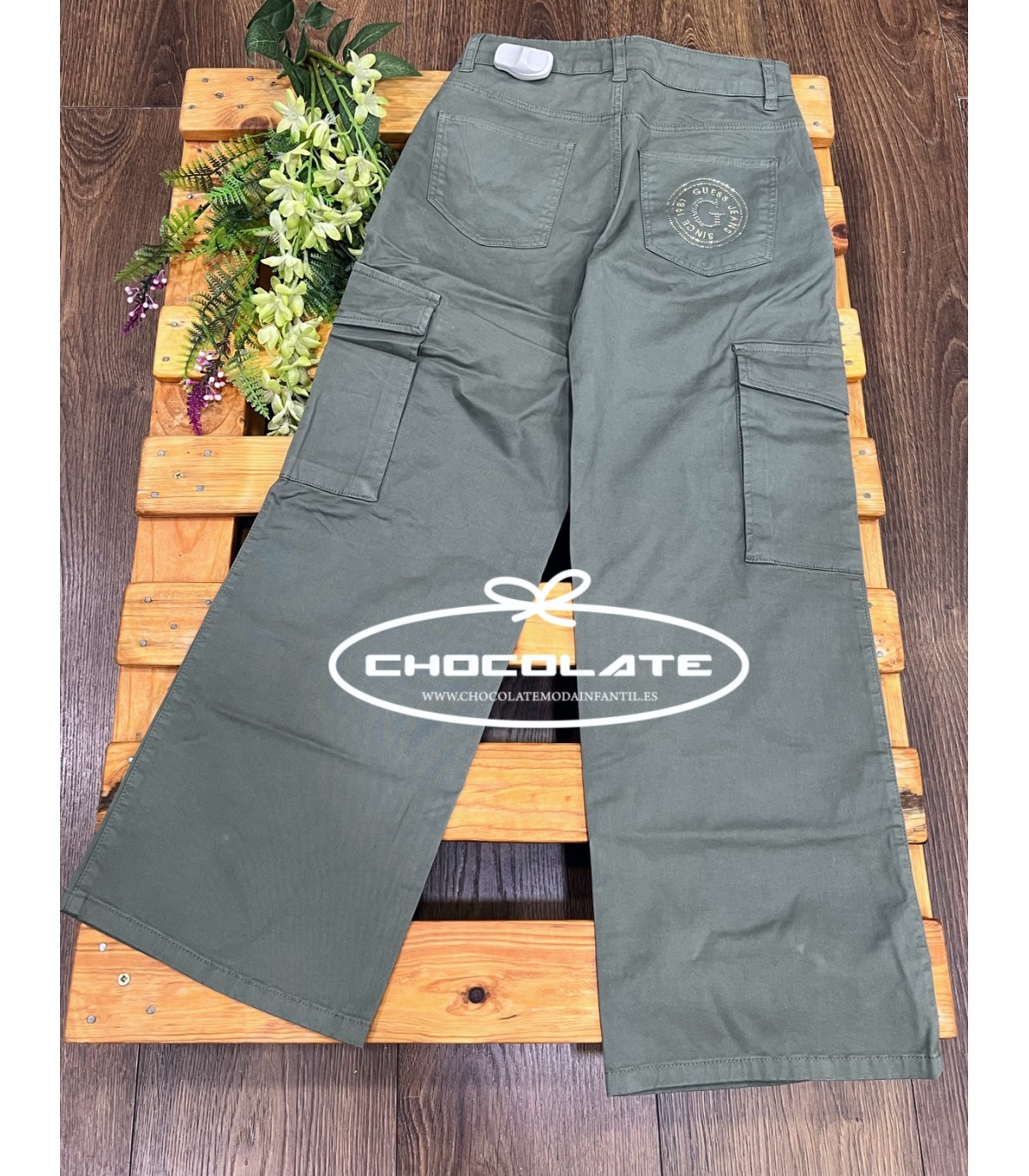 Pantalón niña verde militar de Guess kids | Pantalón de Guess kids ...