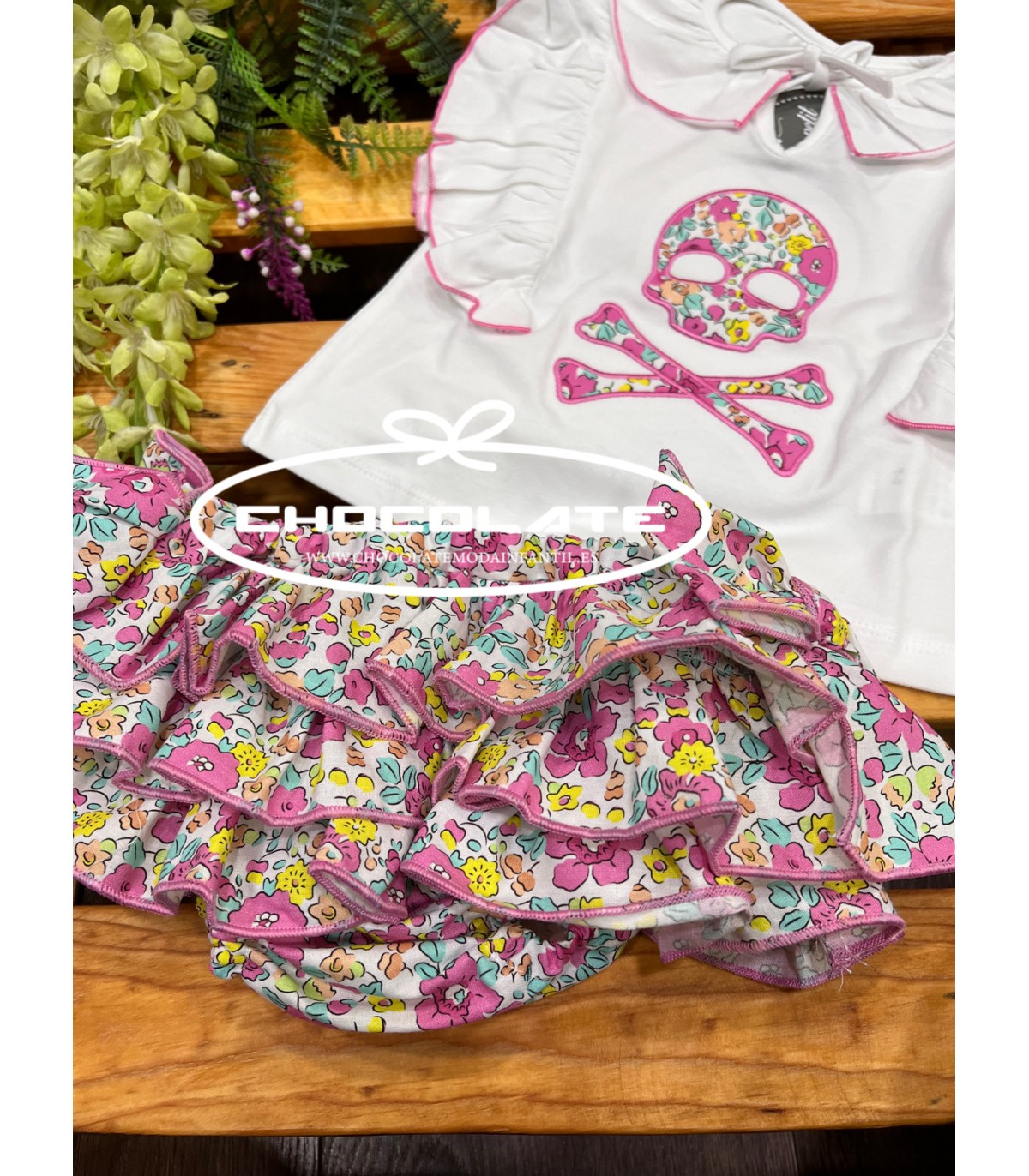 Conjunto camiseta calavera y braguita flor de Mon Petit Bonbon | Co...