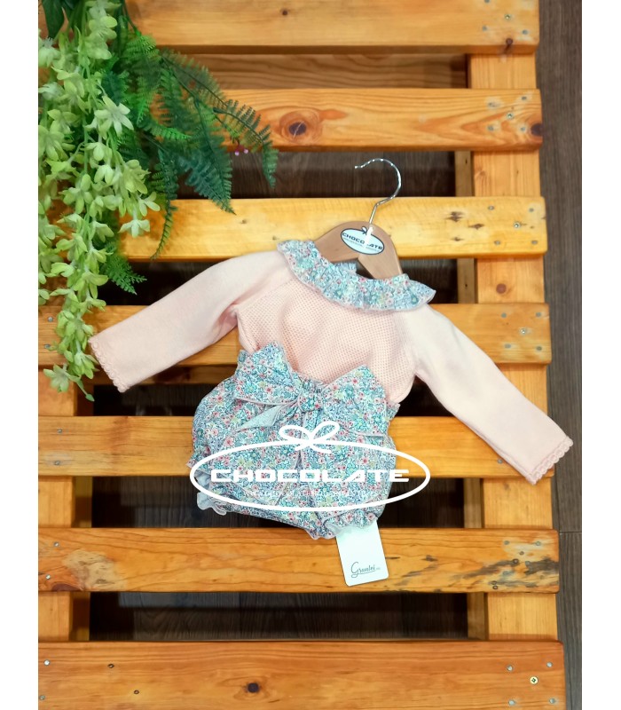 Conjunto para bebé niña de jubón salmón y ranita de flores de Granl...