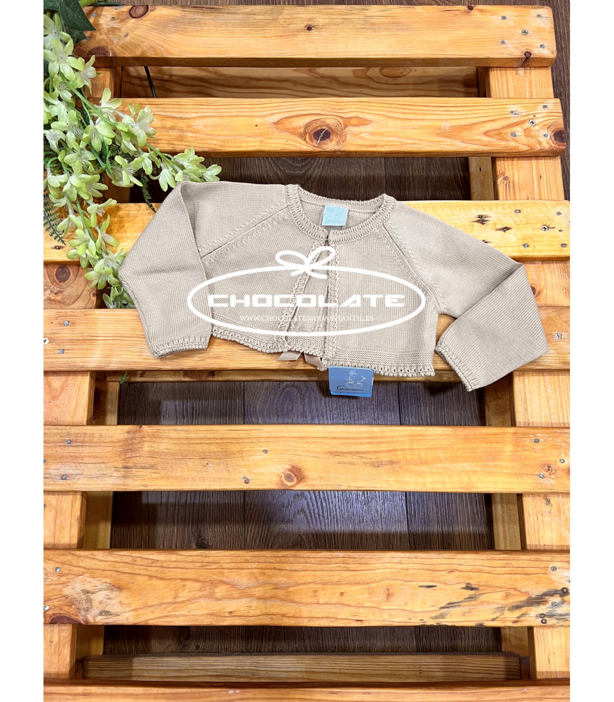 Chaqueta corta camel con puntilla detrás | Chaqueta camel de la mar...