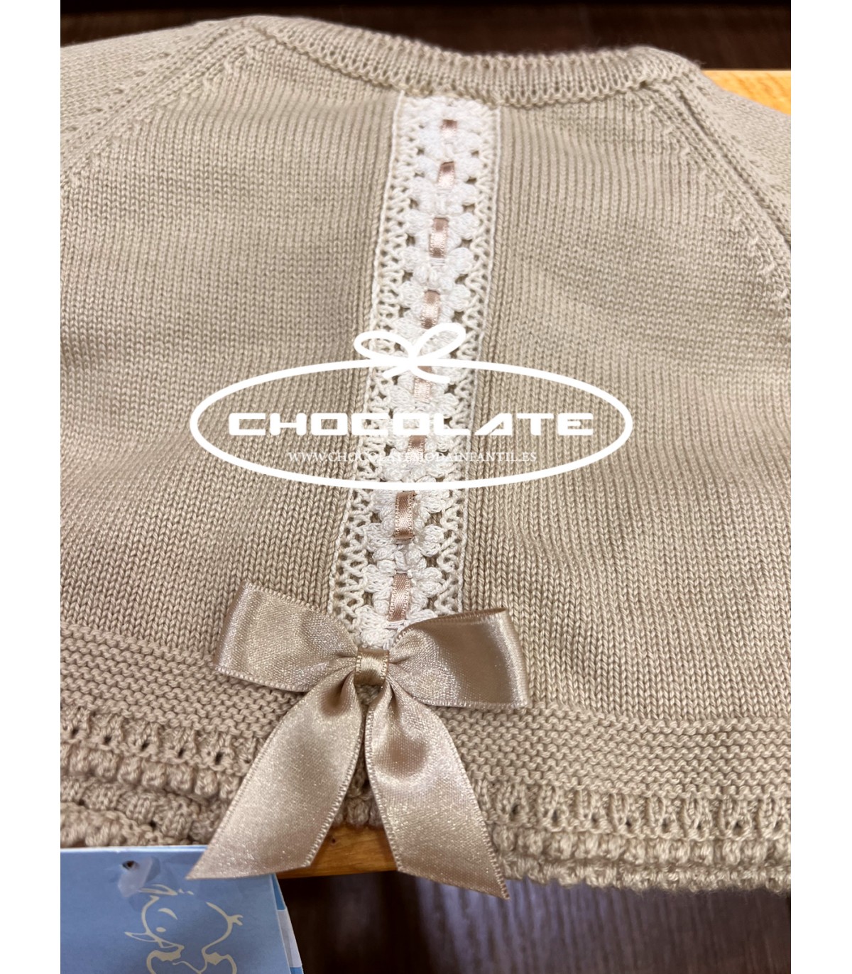 Chaqueta corta camel con puntilla detrás | Chaqueta camel de la mar...