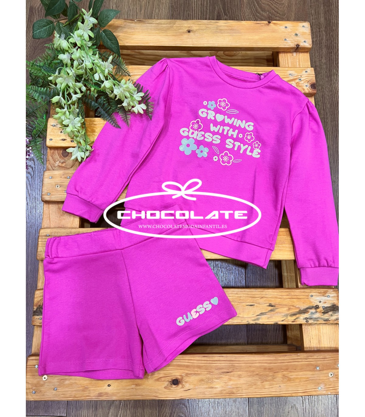 Conjunto de sudadera y short fucsia de Guess para niña | Conjunto d...