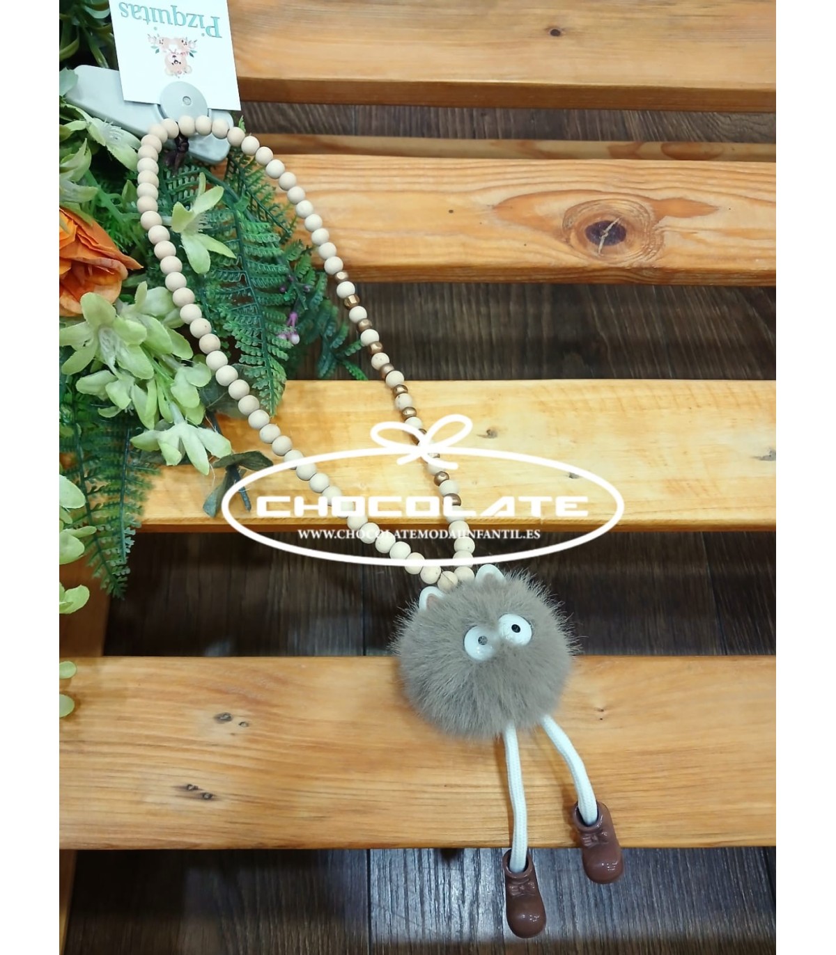 Collar de bolas con un bonito muñeco de pelo color arena | 1Collar ...