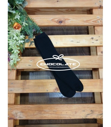 Medias altas en color negro | Calcetín alto de color negro perfecta...