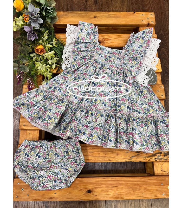 Jesusito niña estampado liberty con puntilla de Mon Petit Bonbon | ...