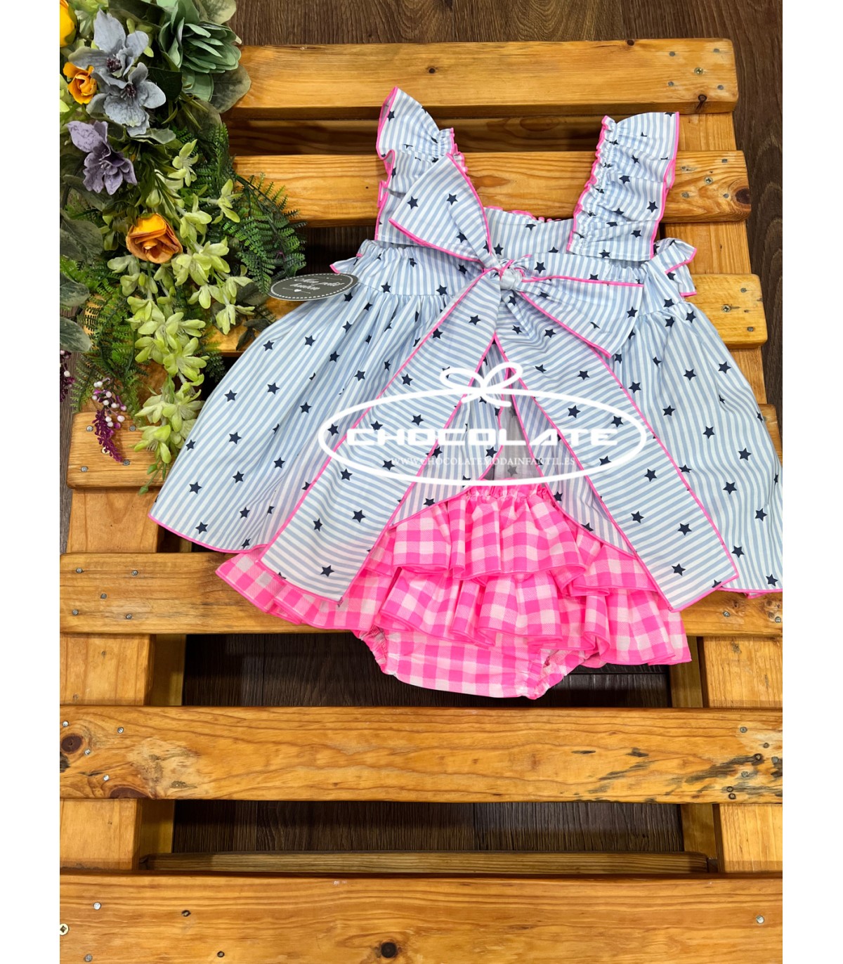 Jesusito niña estrellas y vichy fluor rosa de Mon Petit Bonbon | Pr...