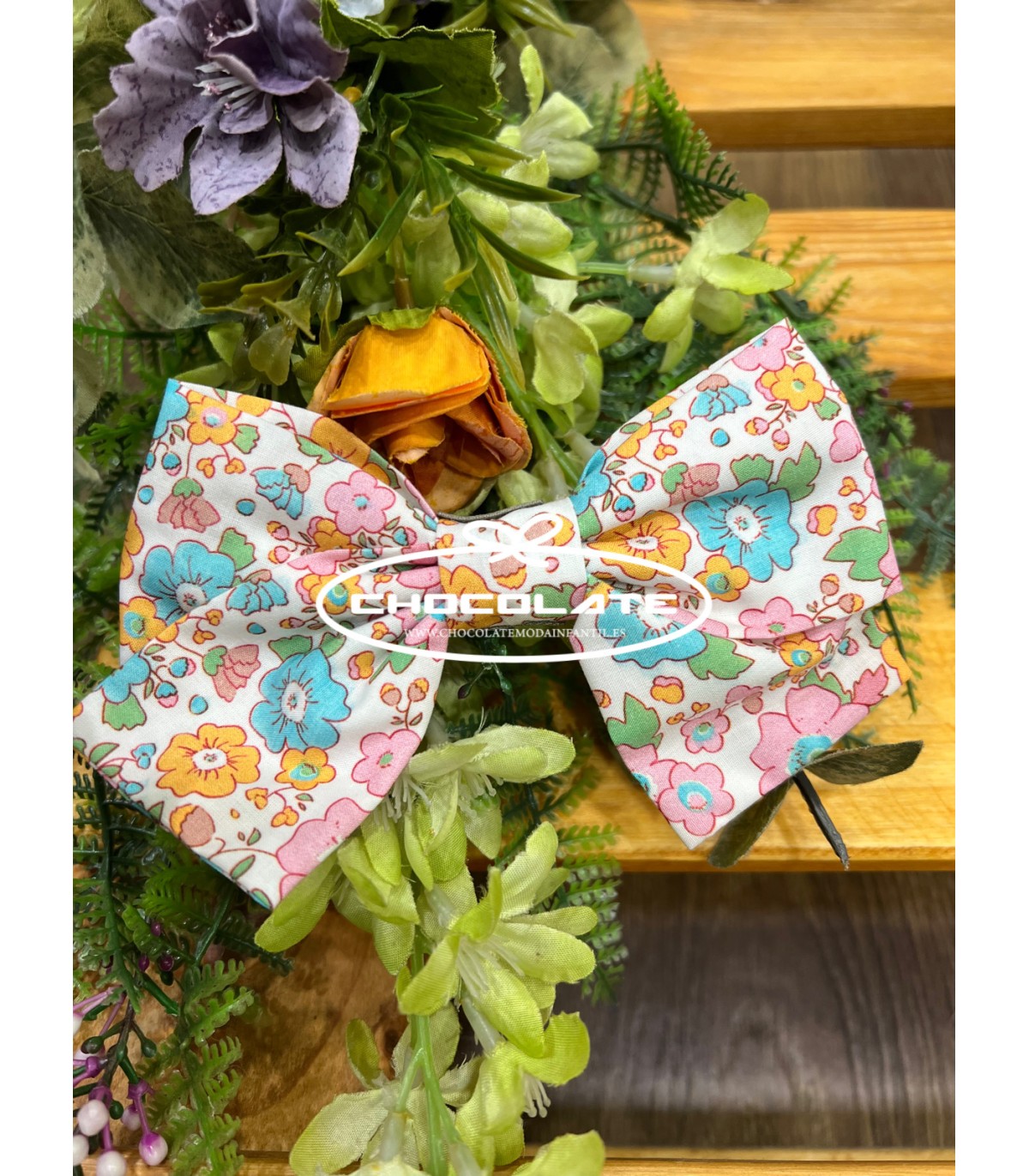 Pinza con lazada pelo niña en liberty turquesa de Mon Petit Bonbon ...