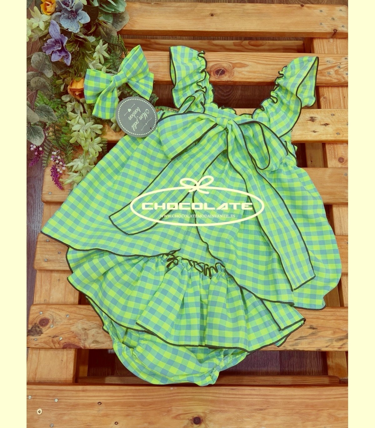 Jesusito niña gris y verde fluor de Mon Petit Bonbon | Precioso jes...