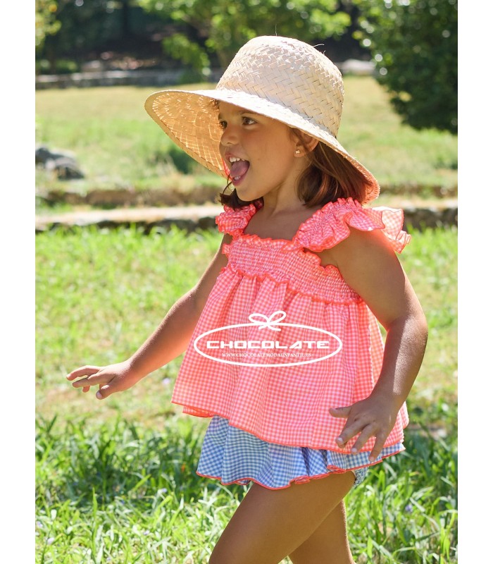 Conjunto para niña La Martinica colección Bike con blusa vichy flúor y braguita celeste con volante